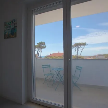 Surf And Windsurfer House Άντζιο