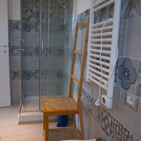 Surf And Windsurfer House *