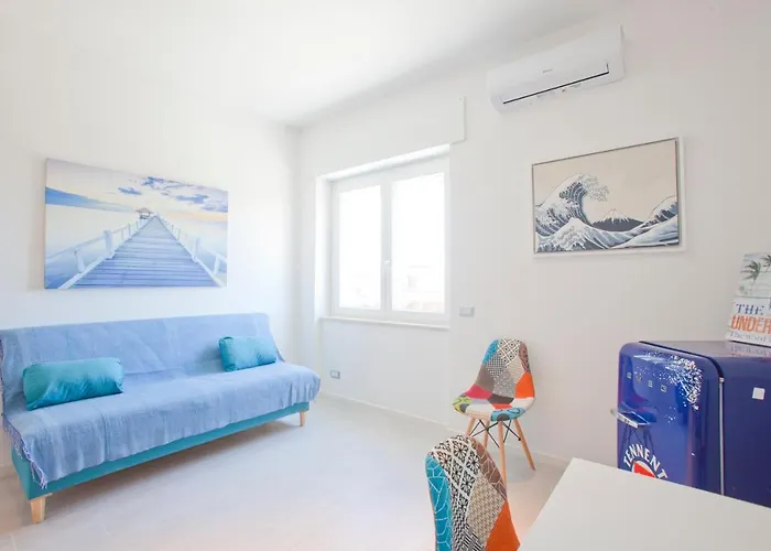 Surf And Windsurfer House *