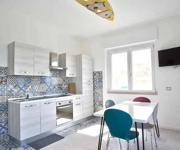 Daire Surf And Windsurfer House