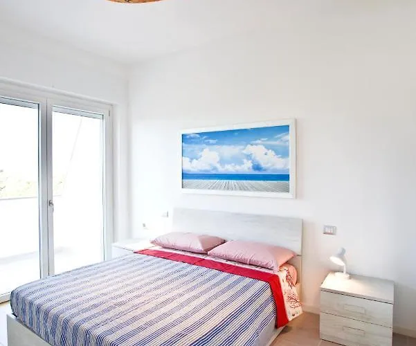Surf And Windsurfer House *