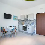 Surf And Windsurfer House *
