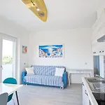 Surf And Windsurfer House Lägenhet Anzio