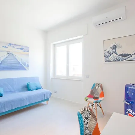 Surf And Windsurfer House *