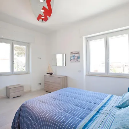 Surf And Windsurfer House *
