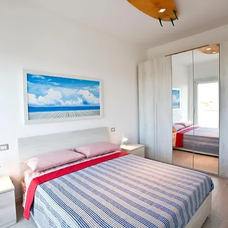 Surf And Windsurfer House *