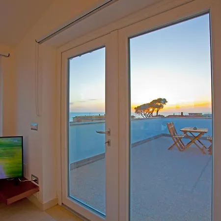Surf And Windsurfer House * Anzio