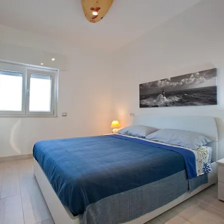 Surf And Windsurfer House * Anzio