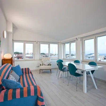 Surf And Windsurfer House