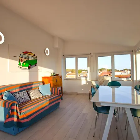 Surf And Windsurfer House *