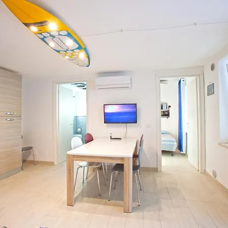 Surf And Windsurfer House *